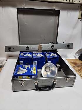 Acme 4x357 Mov-e-lite Movie Photography Light Bar Model Metal Case W 5 New Bulbs
