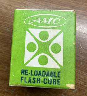 C-4re-loadable Amc Vintage Model Camera Flash Cube In Original Box