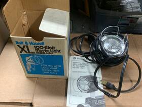 46542 Bell And Howell Lamp Xl 100 Watts 115 Volts 60hz Asa 160 Low Light 1950s