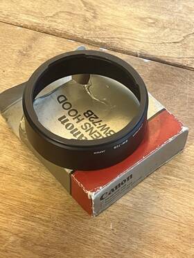 Bw-72b Canon Hood In Box For Fd 35-105mm F3.5 Lens