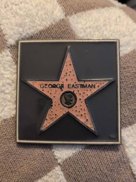 215761 Eastman George Star Memento From The Hollyood Walk Of Fame