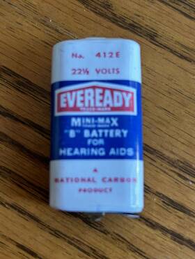 412e Eveready Dead Vintage Photoflash Hearing Aids. Battery No. 412e. 22.5 Volts