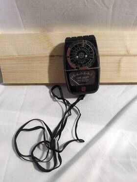 Dw-48 Ge Vintage General Electric Exposure Meter Model Dw-48. Leather Case. 1950s