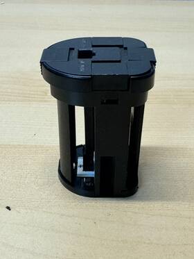 45-018 Metz 45-18 Mecablitz Battery Holder Case Basket. 6 Aa Batteries Ak18