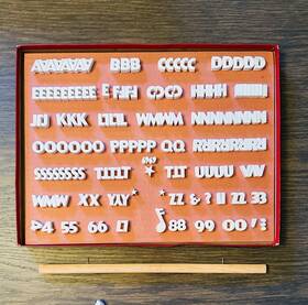 Plt-1 Mittens Vintage Professional Movie Titlers Push Pin Lettering Set