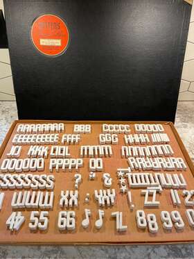 Plt-2 Mittens Vintage Professional Movie Titlers Push Pin Letters Set 1 1/2 Inch