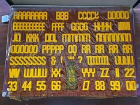 Slt-2 Mittens Vtg Professional Movie Titlers 150 1 1/2 Inch Pinless Letters Stikum