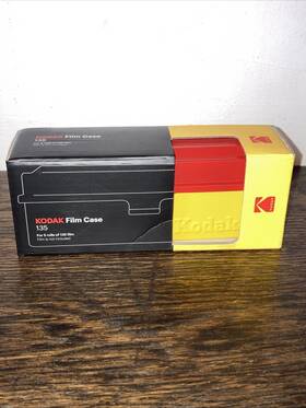 Reto 897116930019 Kodak Red And Yellow Classic 135/35mm Metal Film Storage Case