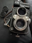 Vintage Yashica Em Tlr Medium Format Film Camera 80MM 3.2 Lens Untested Asis. Fixed Price $94.00.