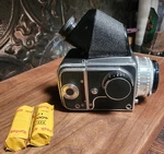 Complete/hasselblad 1000F Camera With Tessar 2.8/80MM Film.. Fixed Price $1000.00.